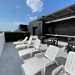 Modern Beautiful Loft 8 Min Away From The Beach!