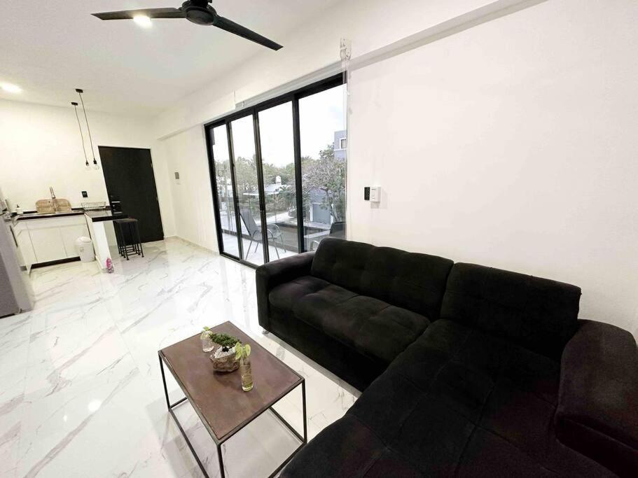 Modern Beautiful Loft 8 Min Away From The Beach!
